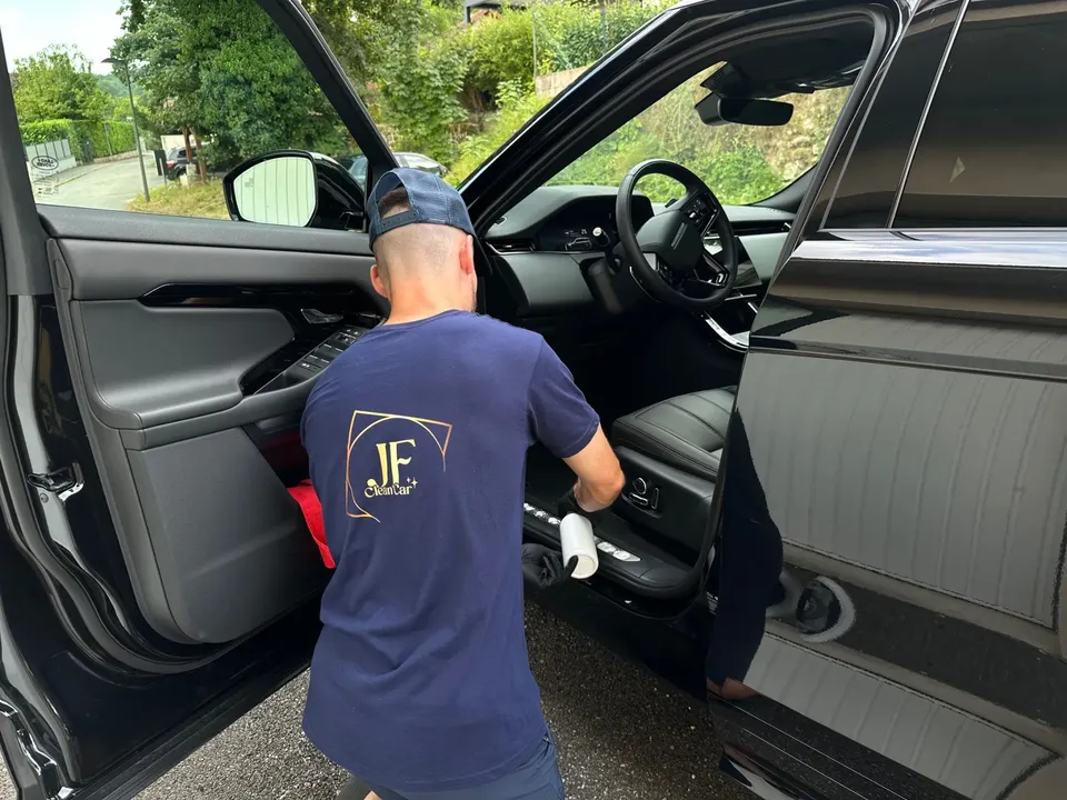 Intervention JF Clean Car : nettoyage intérieur d'un véhicule à domicile